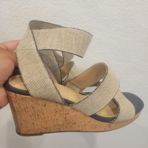 Stylish Block Wedge Heels Beige and Navy